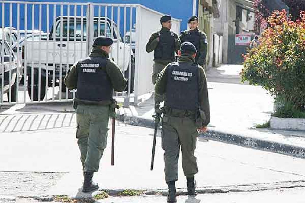 Los efectivos federales se quedar�n en Bariloche hasta los primeros d�as de enero