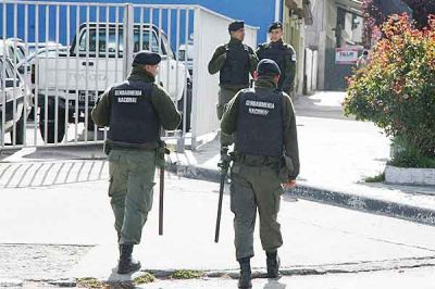 Los efectivos federales se quedar�n en Bariloche hasta los primeros d�as de enero