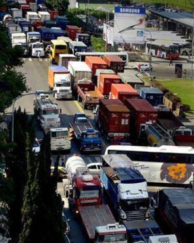 Caos de tr�nsito en Retiro, la zona portuaria y la Panamericana