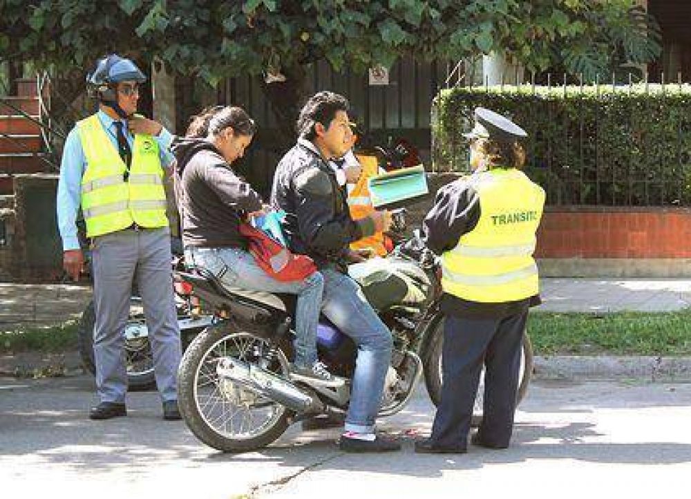 Contin�an e intensifican los operativos  De control de motos 