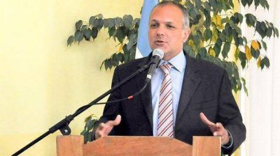 Para Buzzi, hay que �saber ejercer el poder de la comunidad�