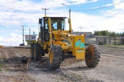 Se realiza el perfilado de calles de ripio en el barrio San Benito