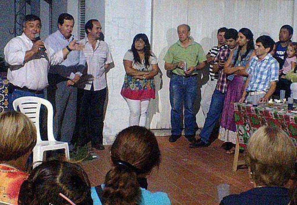 Carlos Selva: �Tenemos una forma distinta de hacer pol�tica, con identidad y respeto�