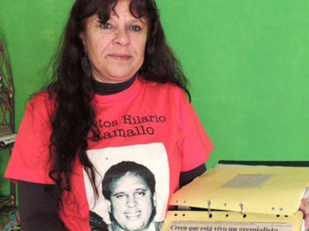 Despide en Rold�n los restos de su padre, v�ctima de la dictadura