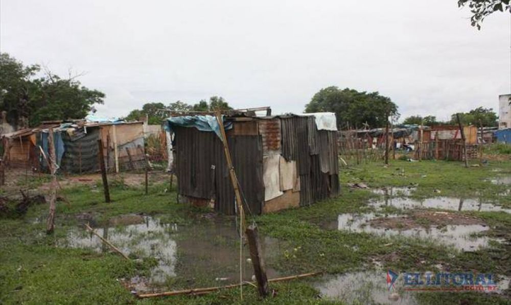Repentino cambio clim�tico trajo alivio a la ciudad aunque aneg� carpas de okupas