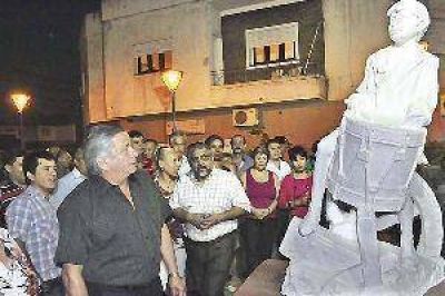 El intendente Infante habilit� las obras de remodelaci�n en la plazoleta Tambor de Tacuar�