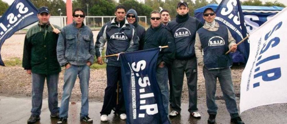 Sindicato de Seguridad: "El �nico lenguaje que entiende Solvay es el ruido de bombos y redoblantes"