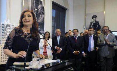 CFK apunt� contra el PJ y Scioli