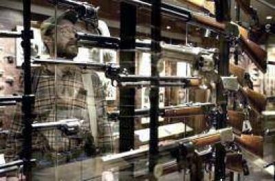 Siete de cada diez norteamericanos se oponen a restringir el acceso a las armas de fuego