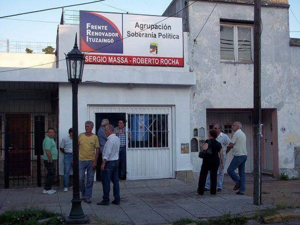 Rocha abri� el primer local del Frente Renovador en Ituzaing�