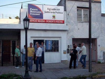 Rocha abri� el primer local del Frente Renovador en Ituzaing�