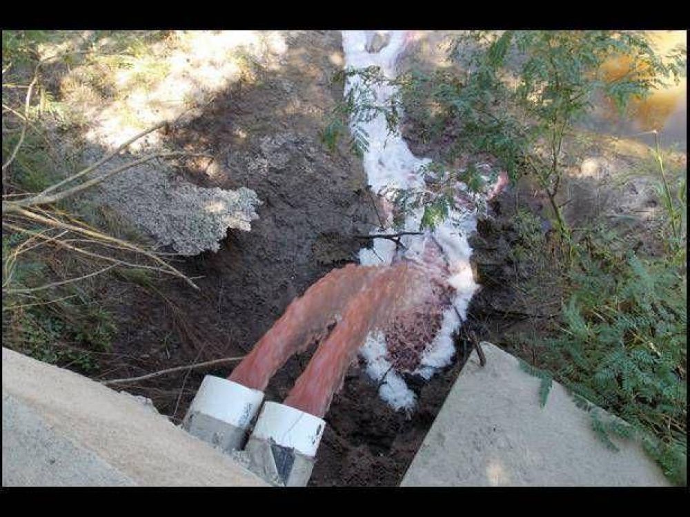 Ambientalistas denuncian que sigue la contaminacin del arroyo Chaar 