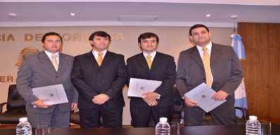 Insfr�n presidi� acto de asunci�n de tres nuevos directores en la Secretar�a Ciencia y Tecnolog�a