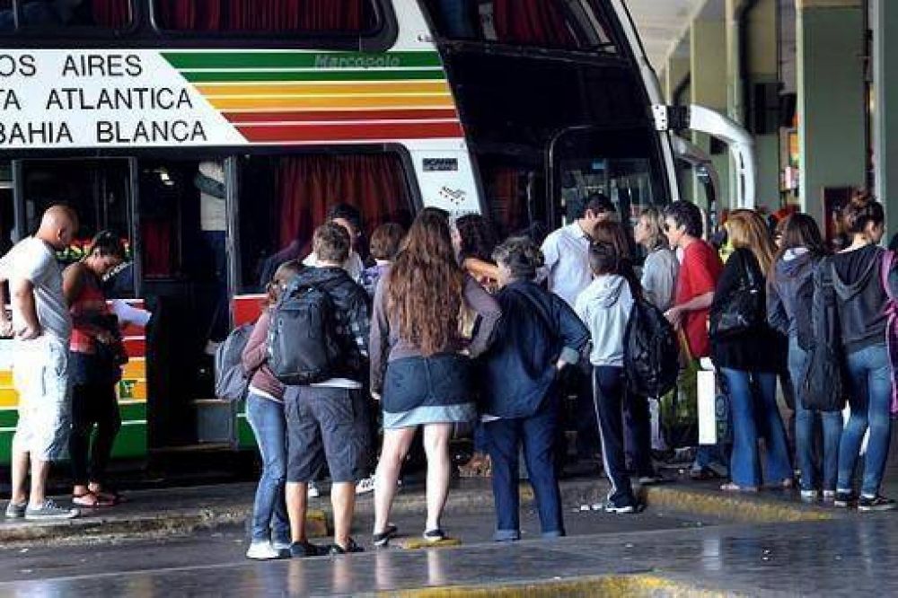 Miles de personas comenzaron el �xodo por a�o nuevo y vacaciones