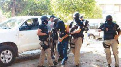 Allanan una rotiser�a y encuentran droga