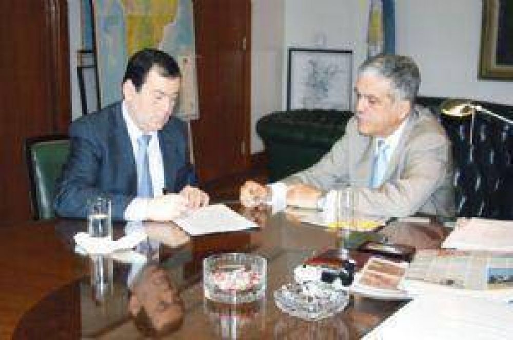 Firman acuerdo para cooperar en el Plan Espacial Nacional