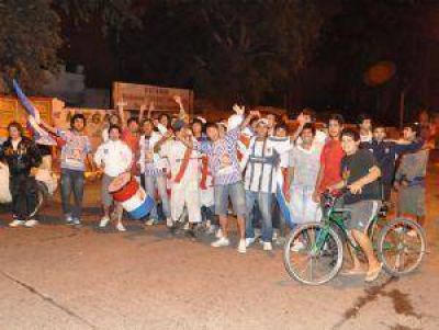 Dirigentes e hinchas, a las pi�as