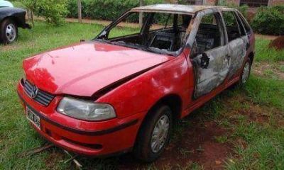 Posadas: roban y queman un auto de la CTA 