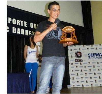El boxeador Diego Silva fue elegido el mejor deportista de Ober�  