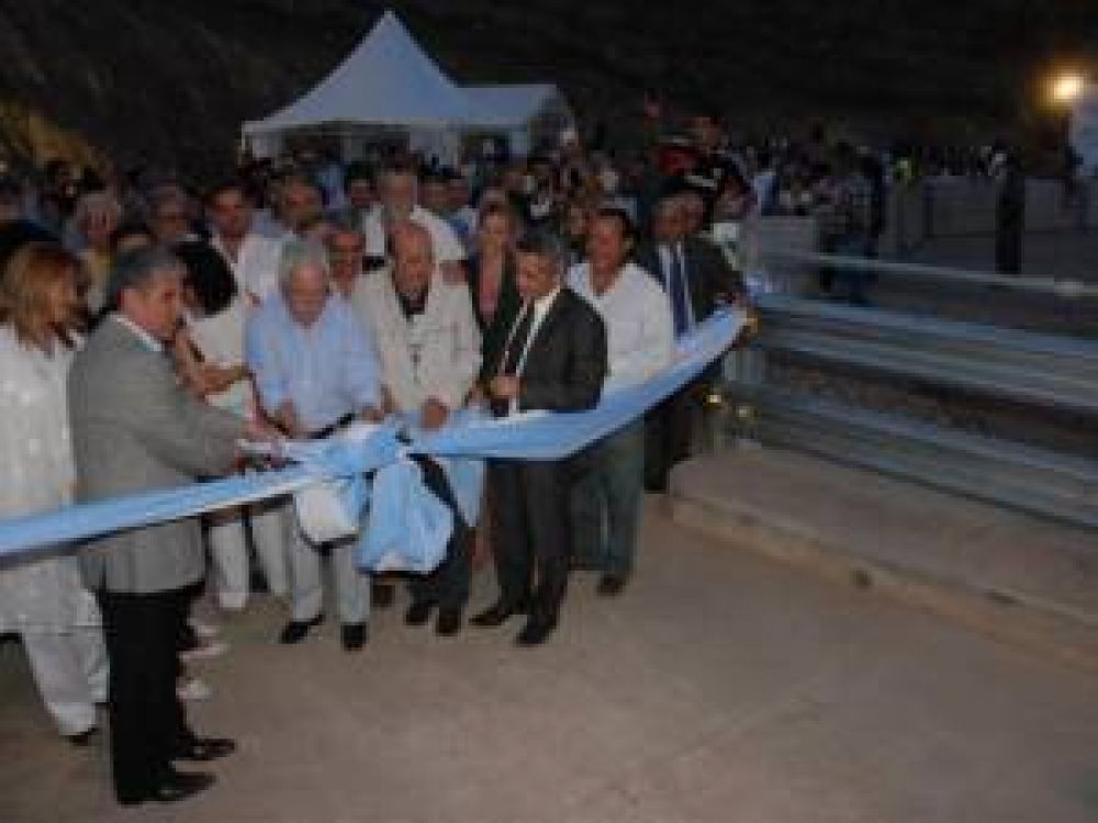 El Gobernador inaugur� el dique de Estancia Grande 