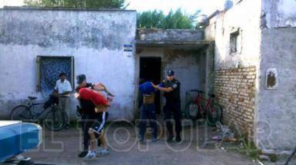 Realizaron tres allanamientos por un robo en el barrio Villa Aurora