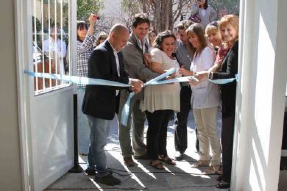 Se inaugur� el Centro de Atenci�n Primaria de la Salud del barrio Roca