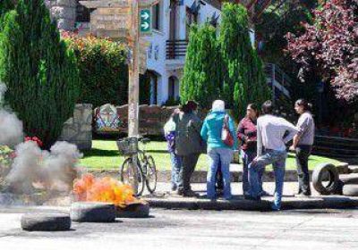 Mujeres aceptaron bolsa navide�a y desalojaron municipio de San Mart�n 