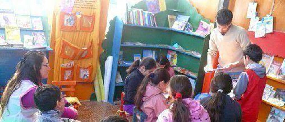 El Afsca entreg� licencias de radio a bibliotecas populares de C�rdoba