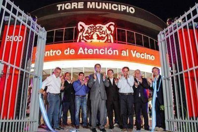 PALLARES ACOMPA�� A MASSA EN INAUGURACI�N DE CENTRO DE OPERACIONES TIGRE