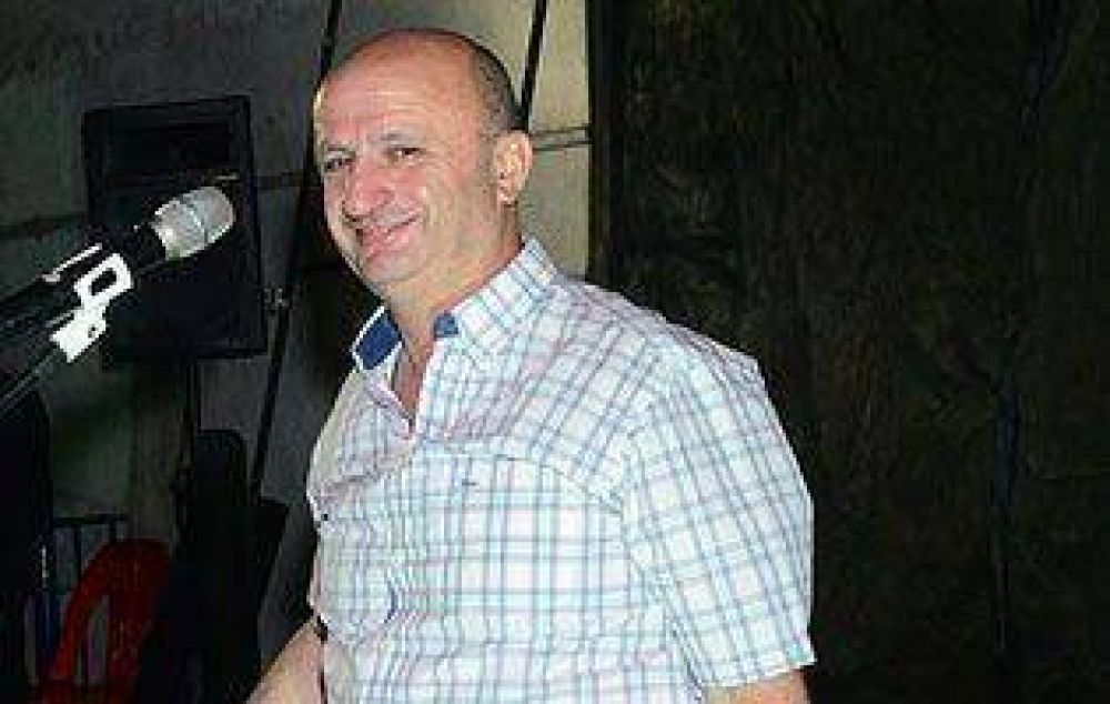 Finalmente el ex presidente de Lan�s se enrol� en el massismo