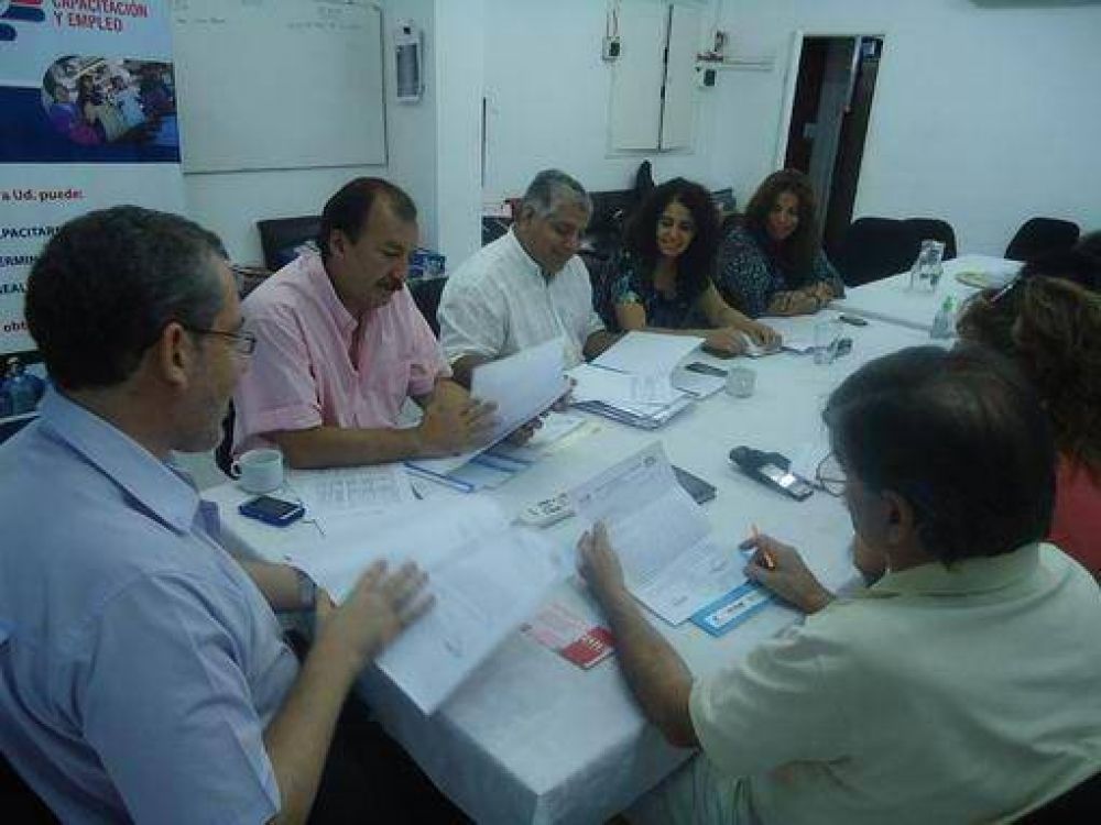 Paritarias docentes: �El Gobierno ratific� la revalorizaci�n salarial de los docentes� 