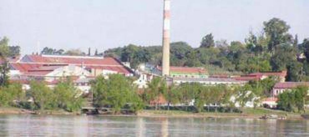 Denunciaron despidos masivos en el Frigor�fico Santa Elena 
