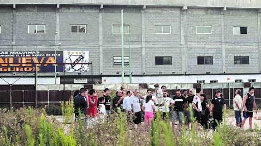 Vecinos que recuperan clubes, fen�meno de identidad barrial