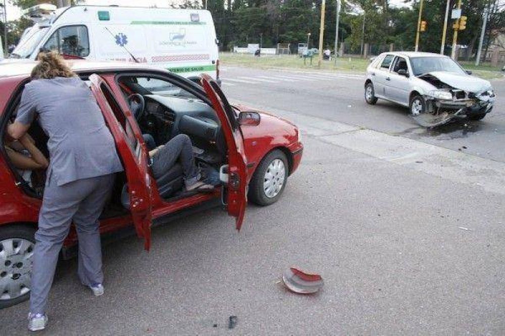 Choque entre dos veh�culos en Avenida San Martin y Ruta provincial 1