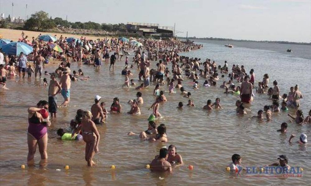 Contin�an los trabajos de dragado y refulado en la playa Islas Malvinas 