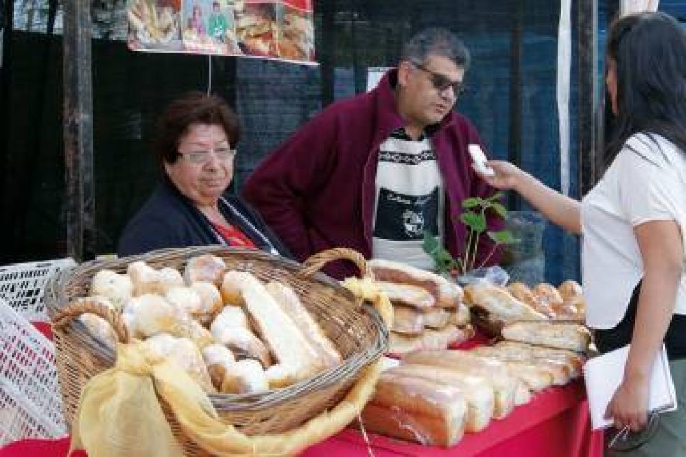 Hoy continuar� la feria de productores en la plaza San Mart�n