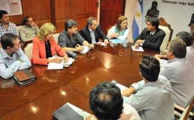 Capitanich recibi� a Nievas para analizar la situaci�n del agua potable en Castelli