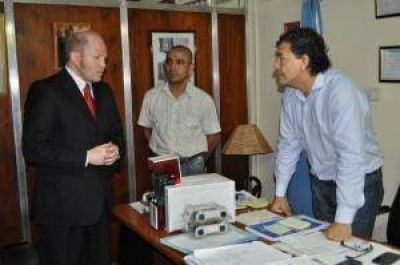 Entregaron equipamiento para el registro �nico de conducir de Vilelas