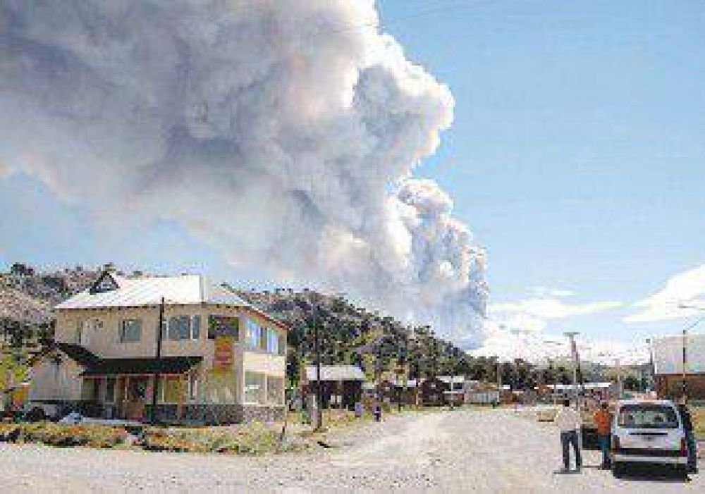 Bajaron el alerta por el volc�n Copahue 