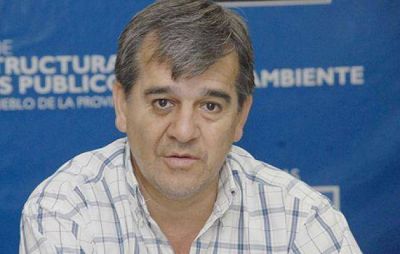 Sumar�n 28 camiones para asegurar el suministro de agua en Castelli