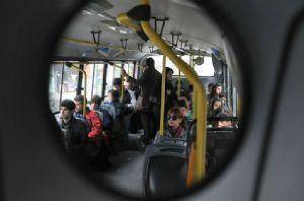 Suspenden el servicio de micros a la UNCuyo hasta febrero 