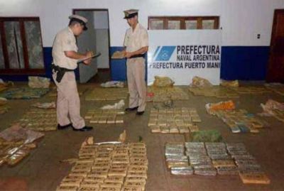 Narcos abandonaron 850 kilos de marihuana 