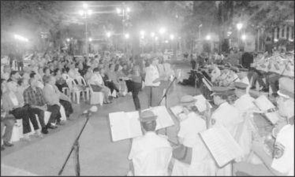 Retreta de fin de a�o de la Banda de M�sica del Servicio Penitenciario Provincial 