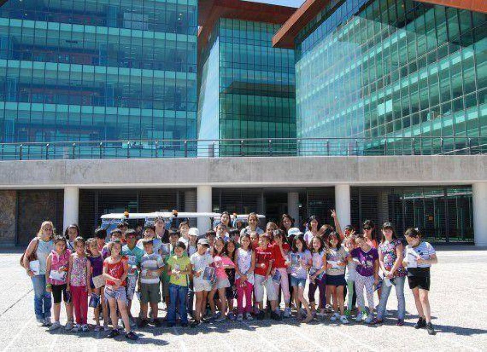 M�s de 1400 estudiantes visitaron Terrazas del Portezuelo 