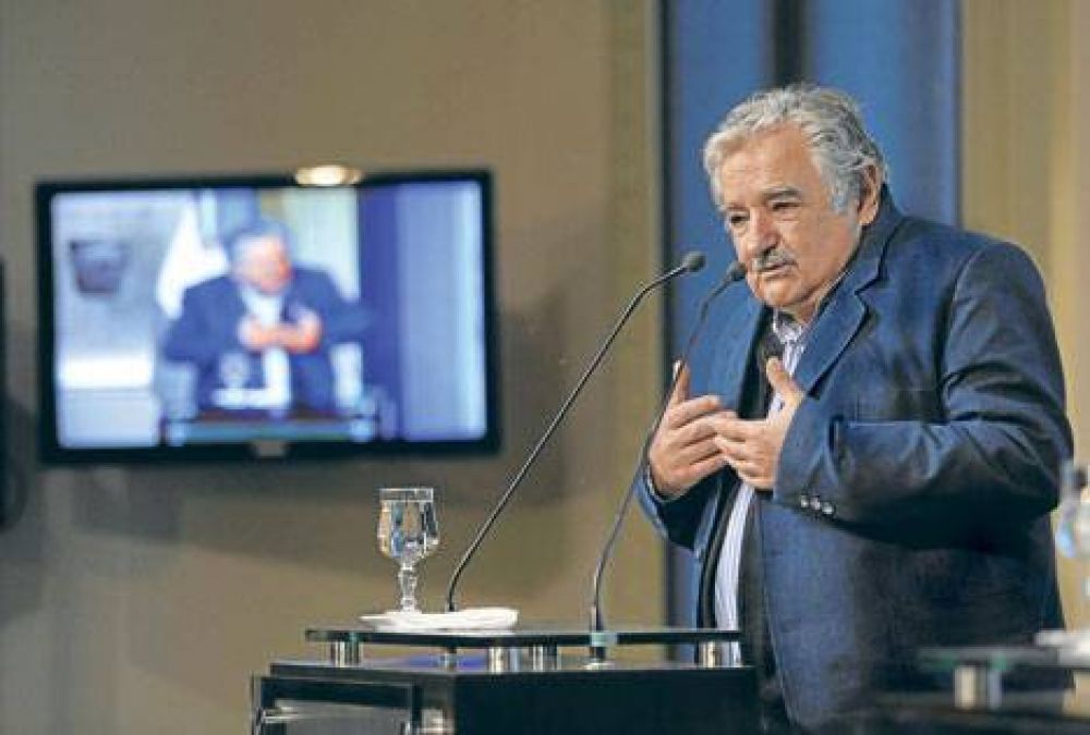Para evitar un 7D a la uruguaya, Mujica prepara una ley de medios amigable