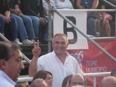 �ngel Celi saluda a los vecinos y pide que �tengan fe y confianza�