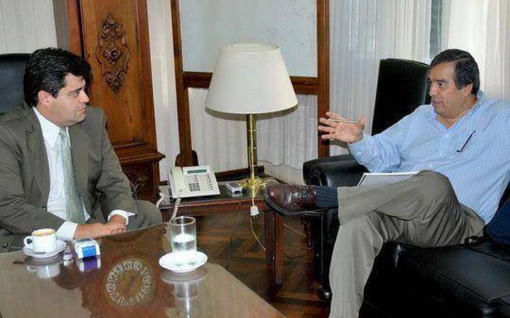 Lembo recibi� a panelistas de desarrollo sustentable 
