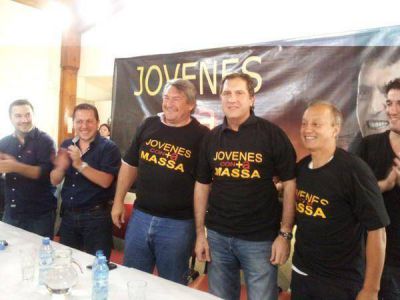 LOS SENADORES PALLARES Y D�ONOFRIO ENCABEZARON EL PRIMER PLENARIO PROVINICIAL DE JOVENES CON MASSA EN LANUS