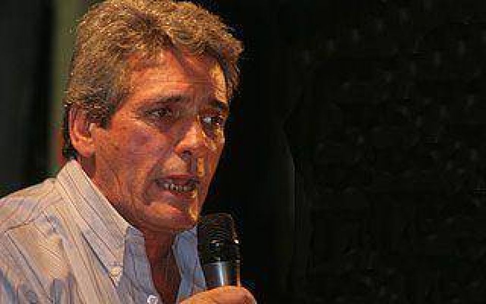 Pte Peron - Acu�a: �Si se da la interna, participaremos�