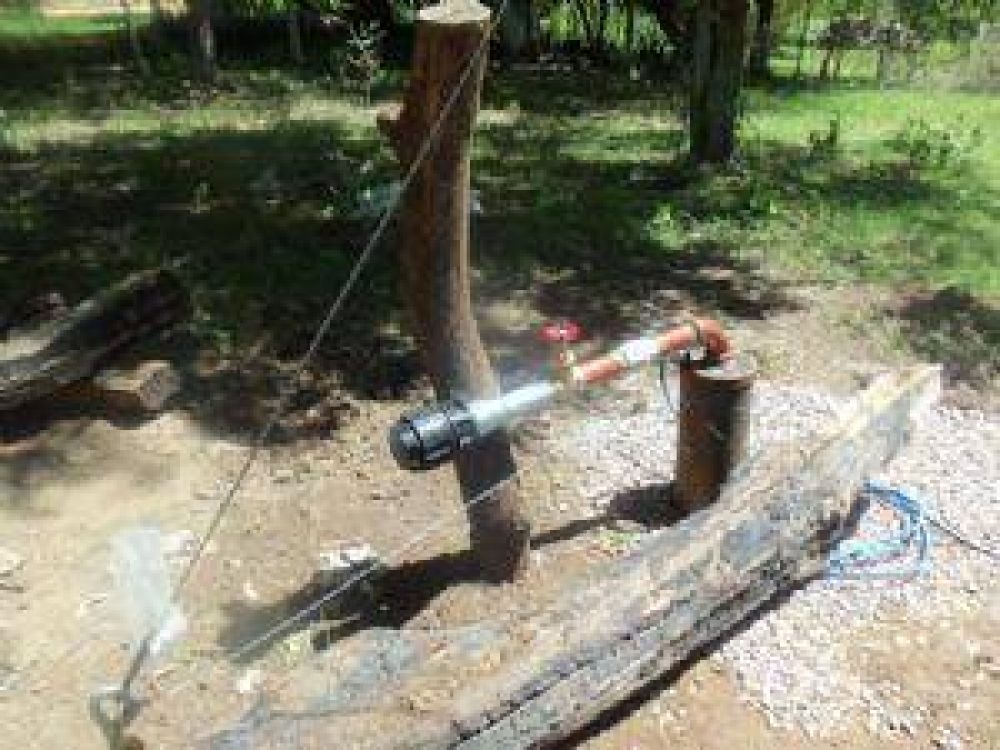 300 pobladores de Anquincila tendr�n servicio de agua potable